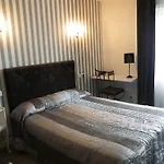 Отель De L'avenue 2*