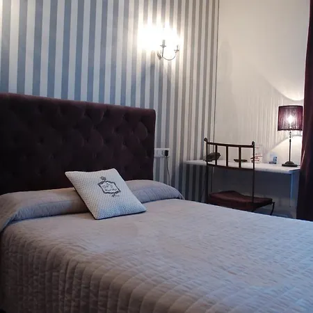 Hotel De L'avenue Saintes