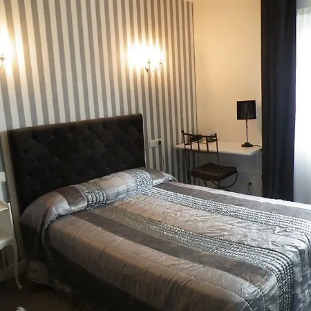 Hotel De L'avenue 2*