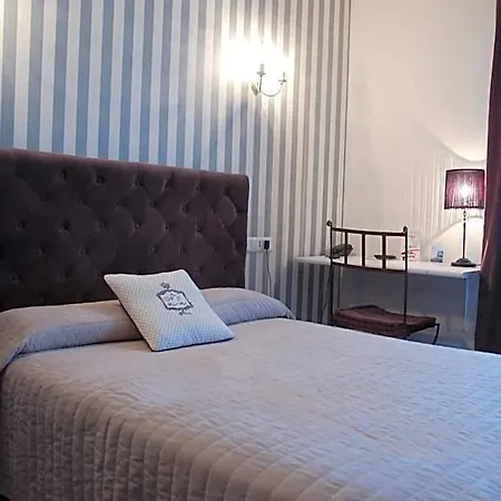 De L'avenue Hotel