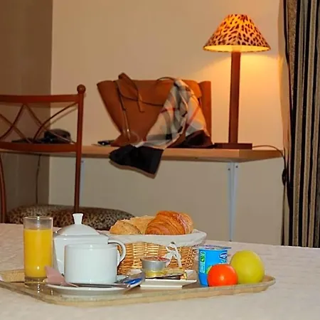 Hotel De L'avenue 2*