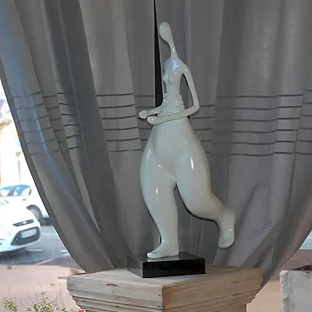 De L'avenue 2*