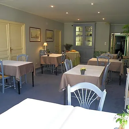 De L'avenue Hotel Saintes