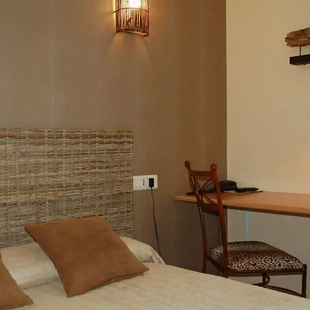 De L'avenue Hotel