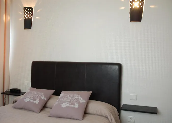 Hotel De L'avenue Saintes