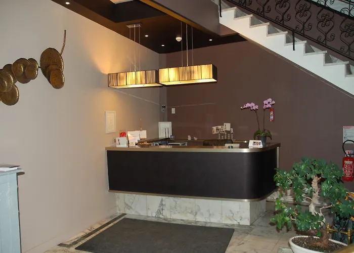 Hotel De L'avenue Saintes