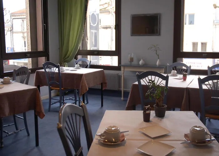 De L'avenue Hotel Saintes