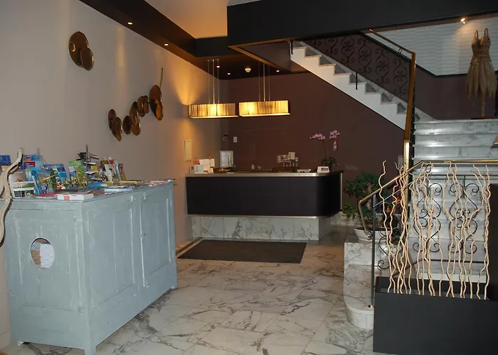 Hotel De L'avenue Saintes